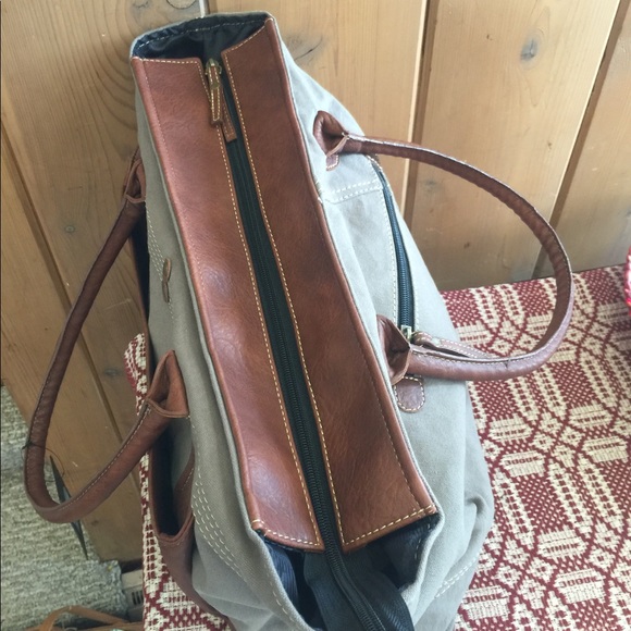 NWT Mona B Shoulder Bag - Picture 3 of 6